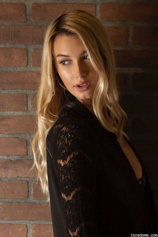 Sabrina Vaz Photo #43