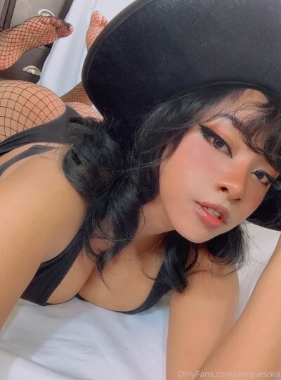 Uniquesora Photo #44