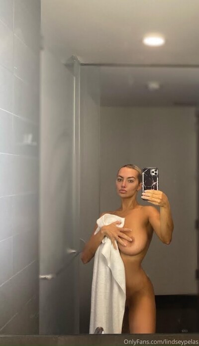 Lindsey Pelas Photo #410