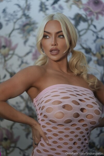 Lindsey Pelas Photo #479