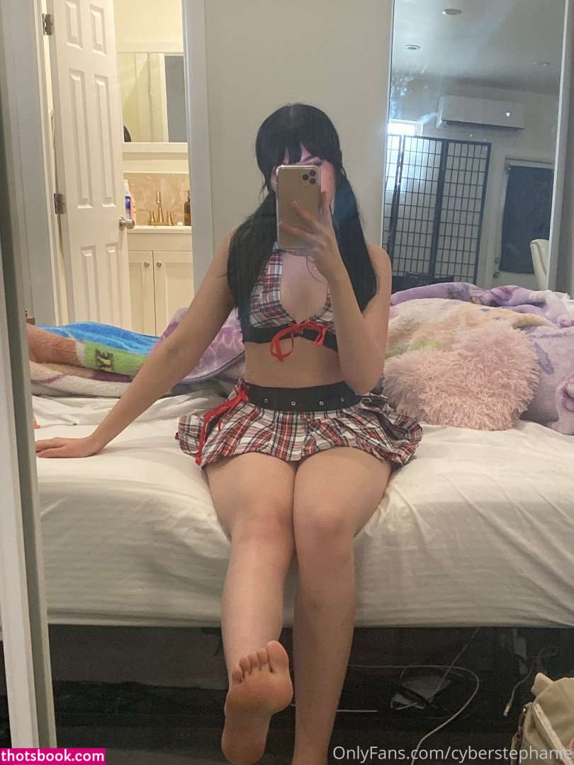 Cyberstephanie Photo #6