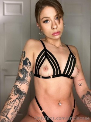 Andie Case Photo #14