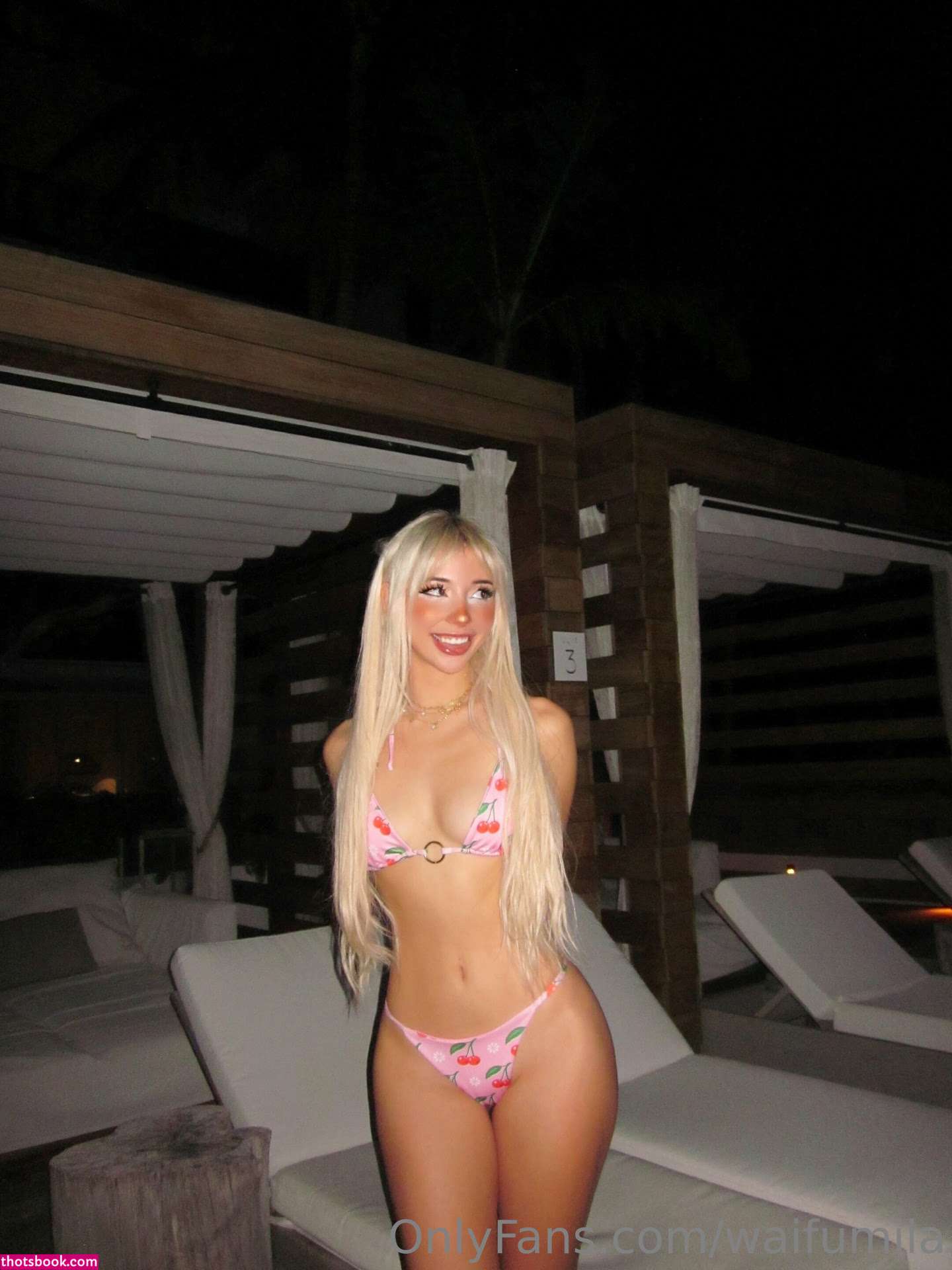 Izzybunnies Photo #66