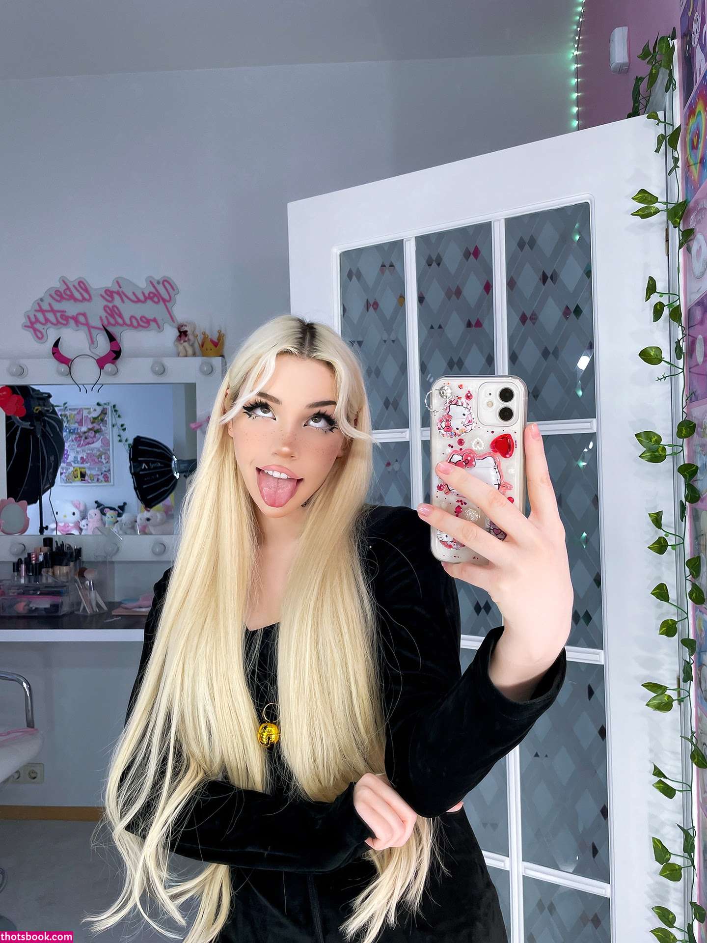 Alice Delish Photo #589