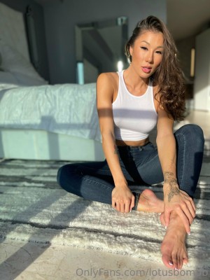 Lotus Bomb Photo #183