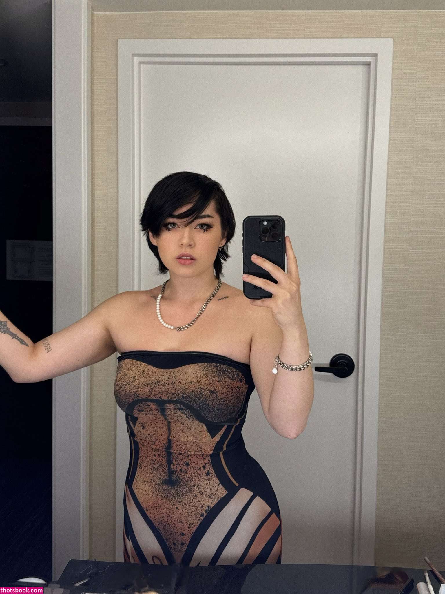 Beebinch Thredcount Photo #82