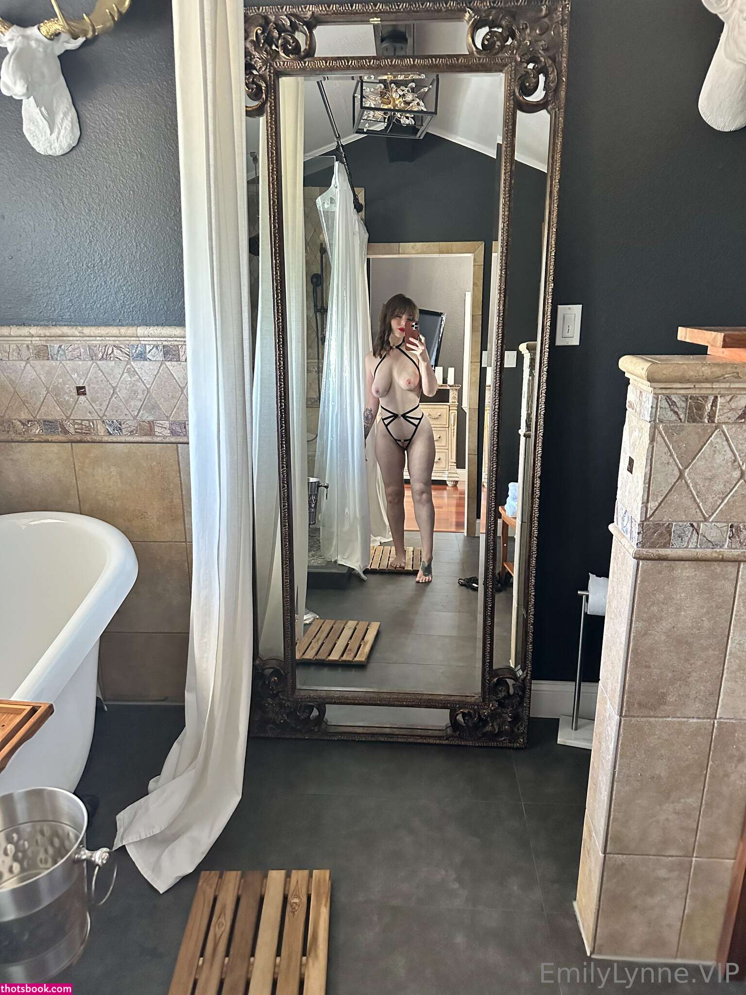 Emily Lynne Photo #413