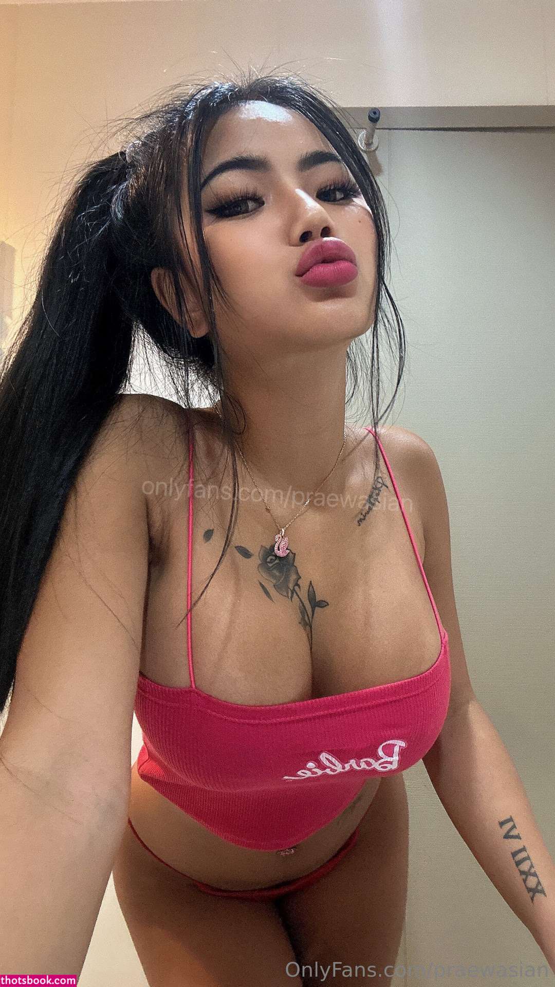 Praew Phatcharin Photo #119