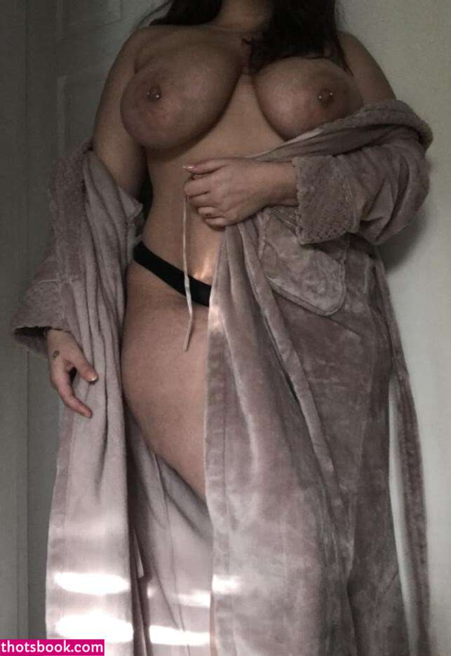 Katie Cummings Photo #5