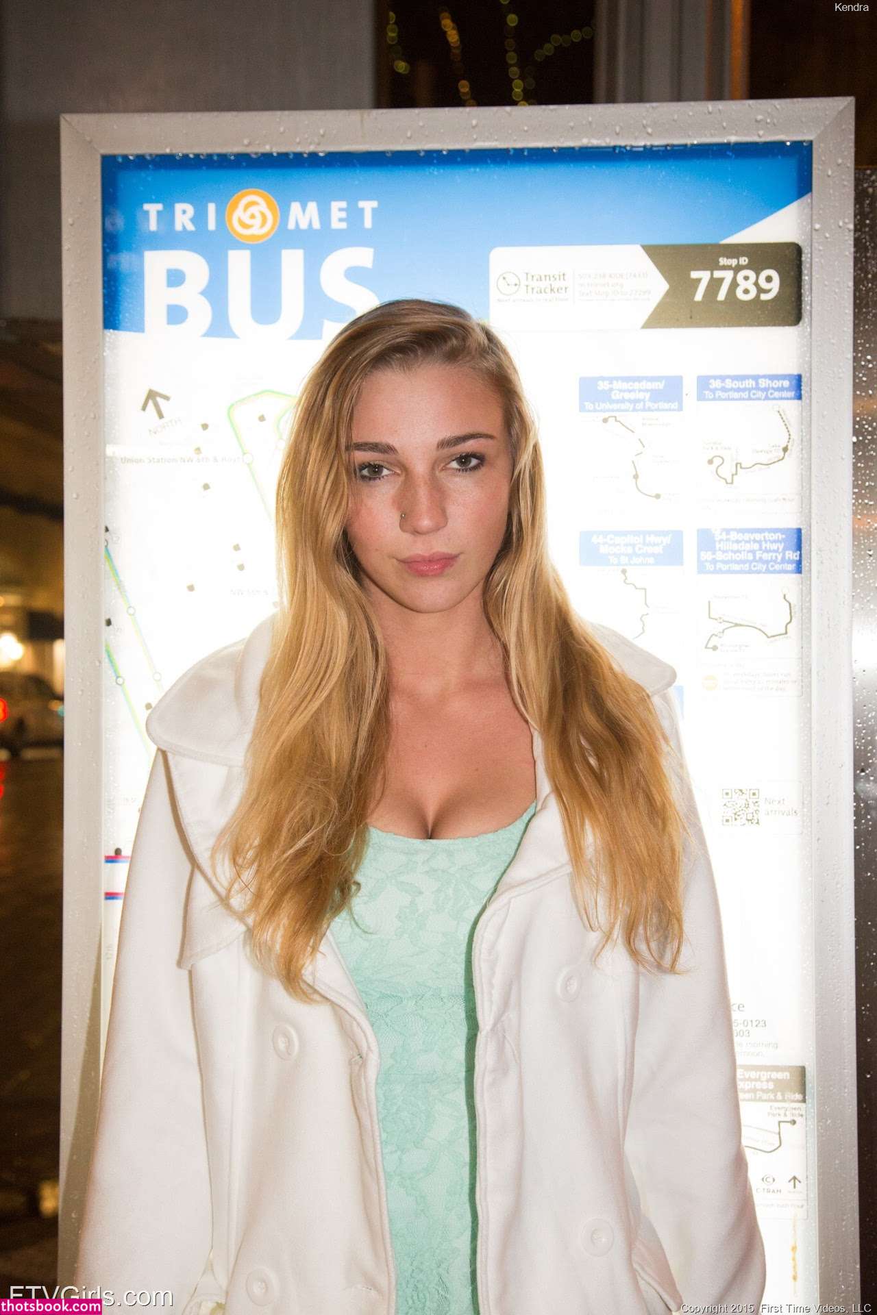 Kendra Sunderland Photo #285