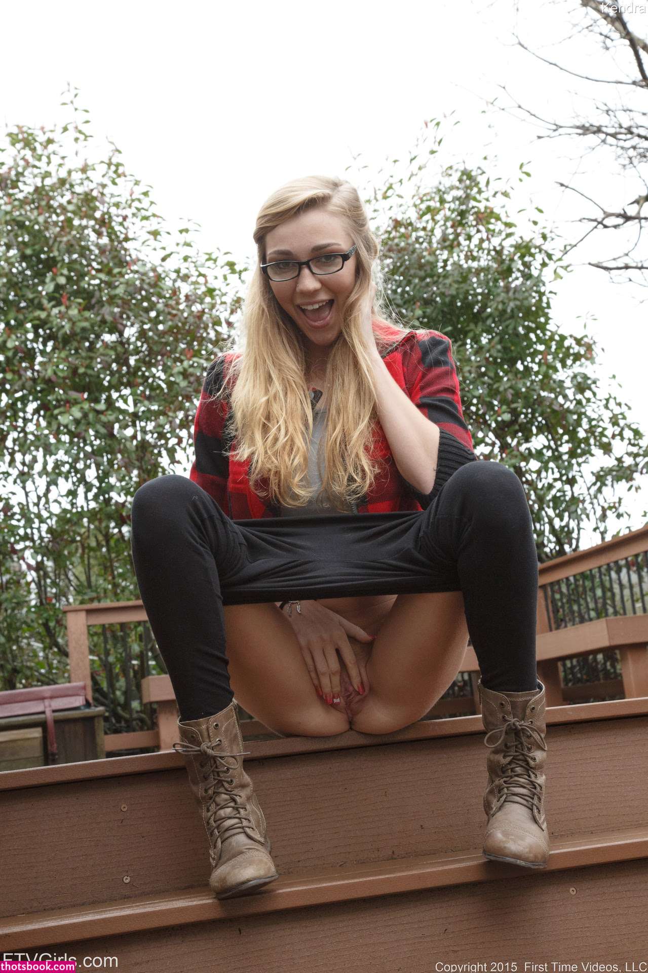 Kendra Sunderland Photo #341