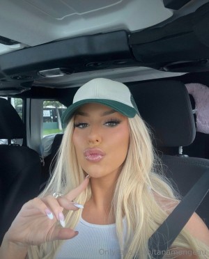 Tana Mongeau Photo #280