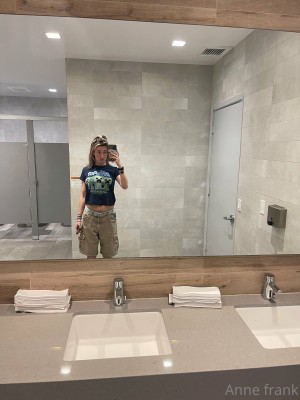 Anne Frank Photo #24