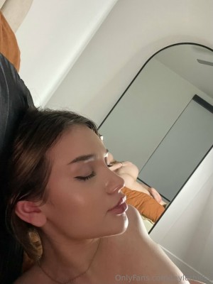 Tayler Hills Photo #385