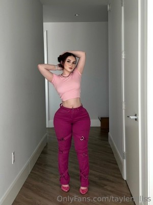 Tayler Hills Photo #420