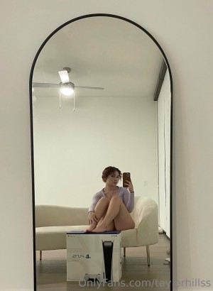 Tayler Hills Photo #455