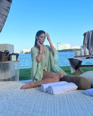 Livia Brito Photo #13