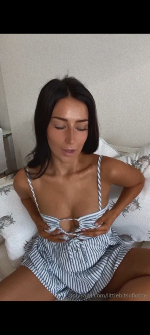 Charlotte Lion Photo #30