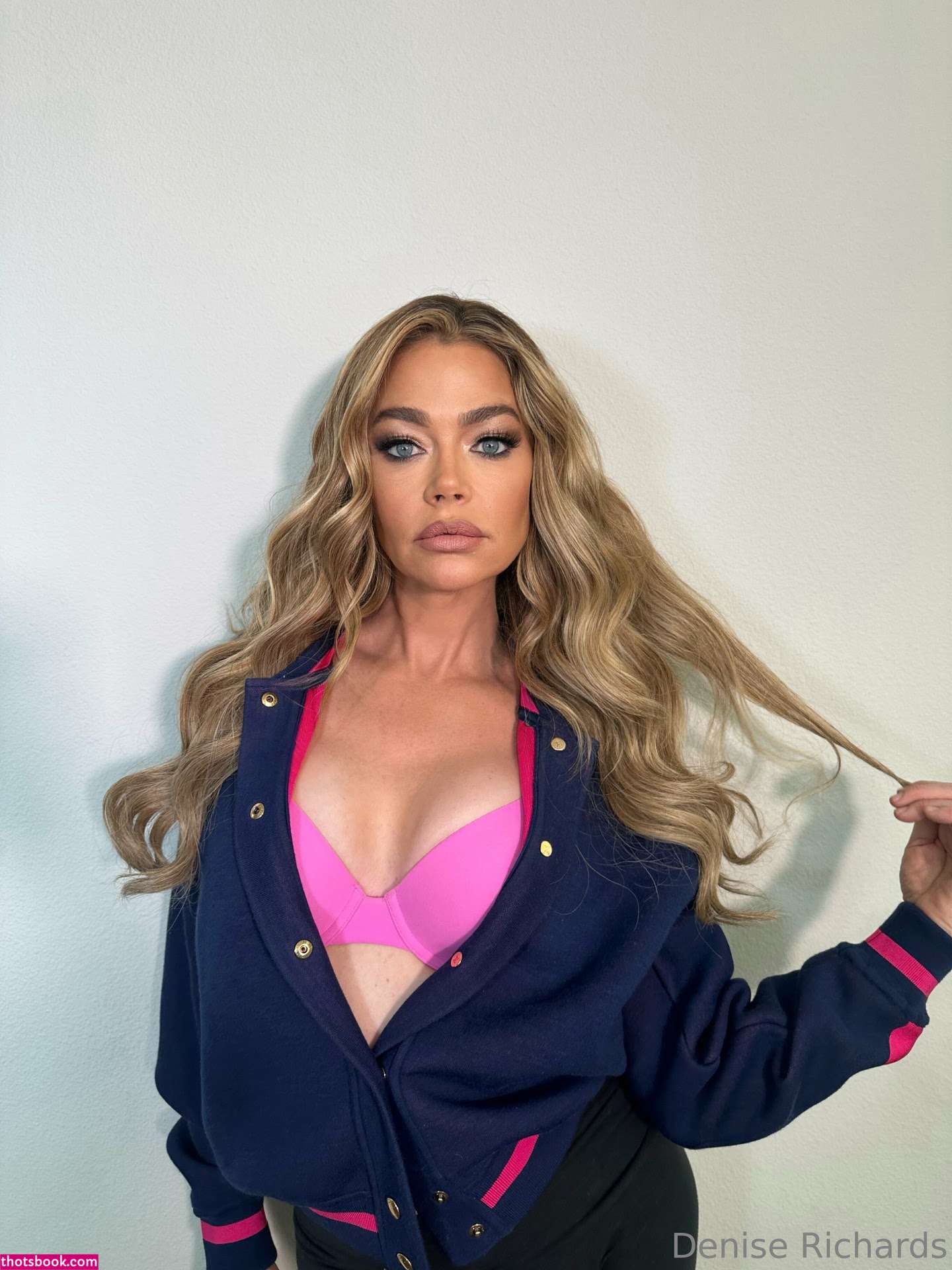 Denise Richards Photo #135