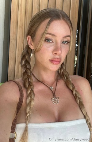 Daisy Keech Photo #540