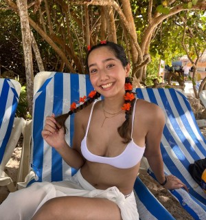 Sabrina Pezeshkian Photo #22