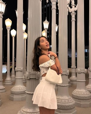 Sabrina Pezeshkian Photo #26