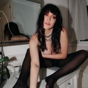 Taylor Upsahl Photo #13