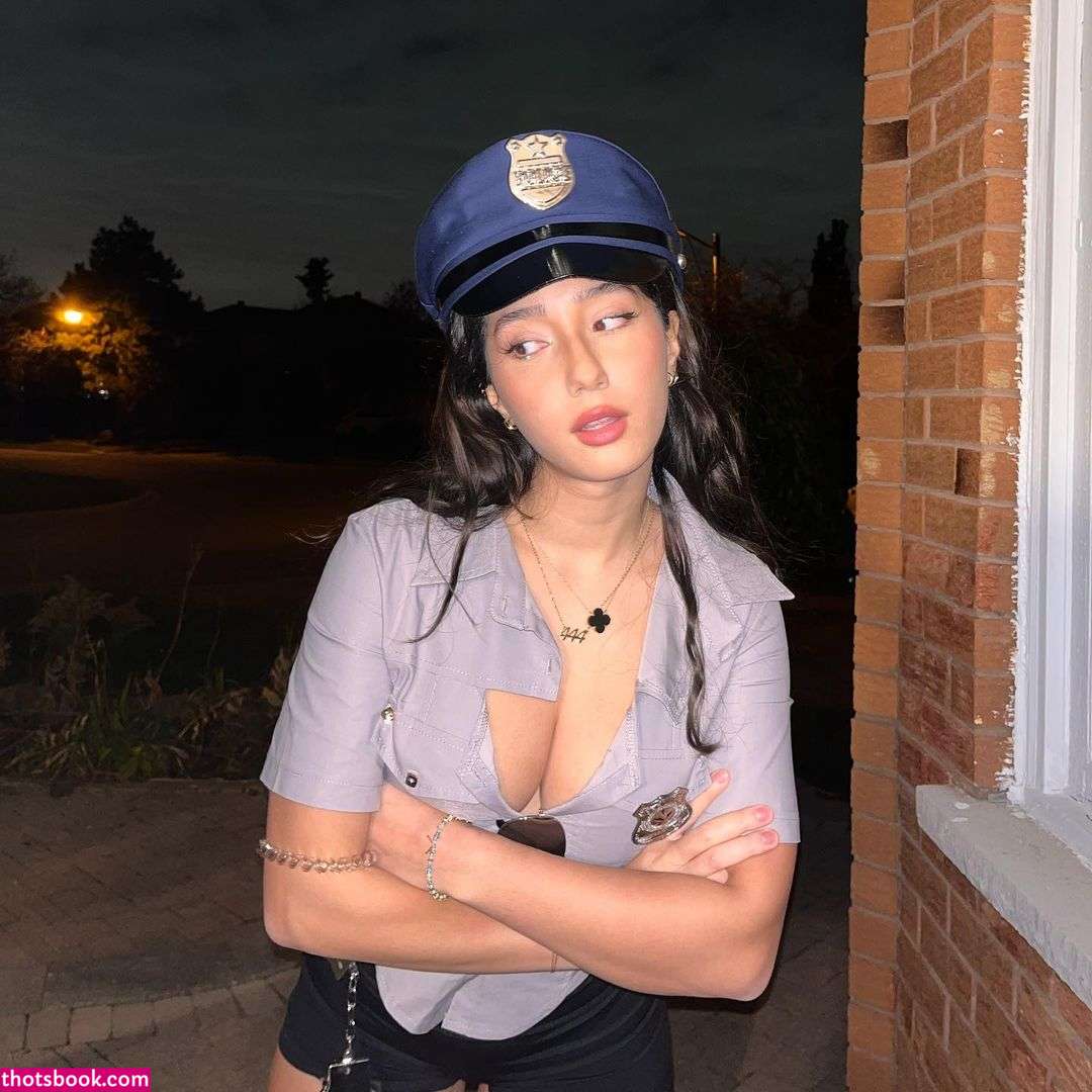 Sabrina Pezeshkian Photo #37