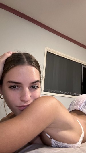 Emily Feld Photo #141