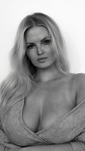 Ziennaeve Photo #117