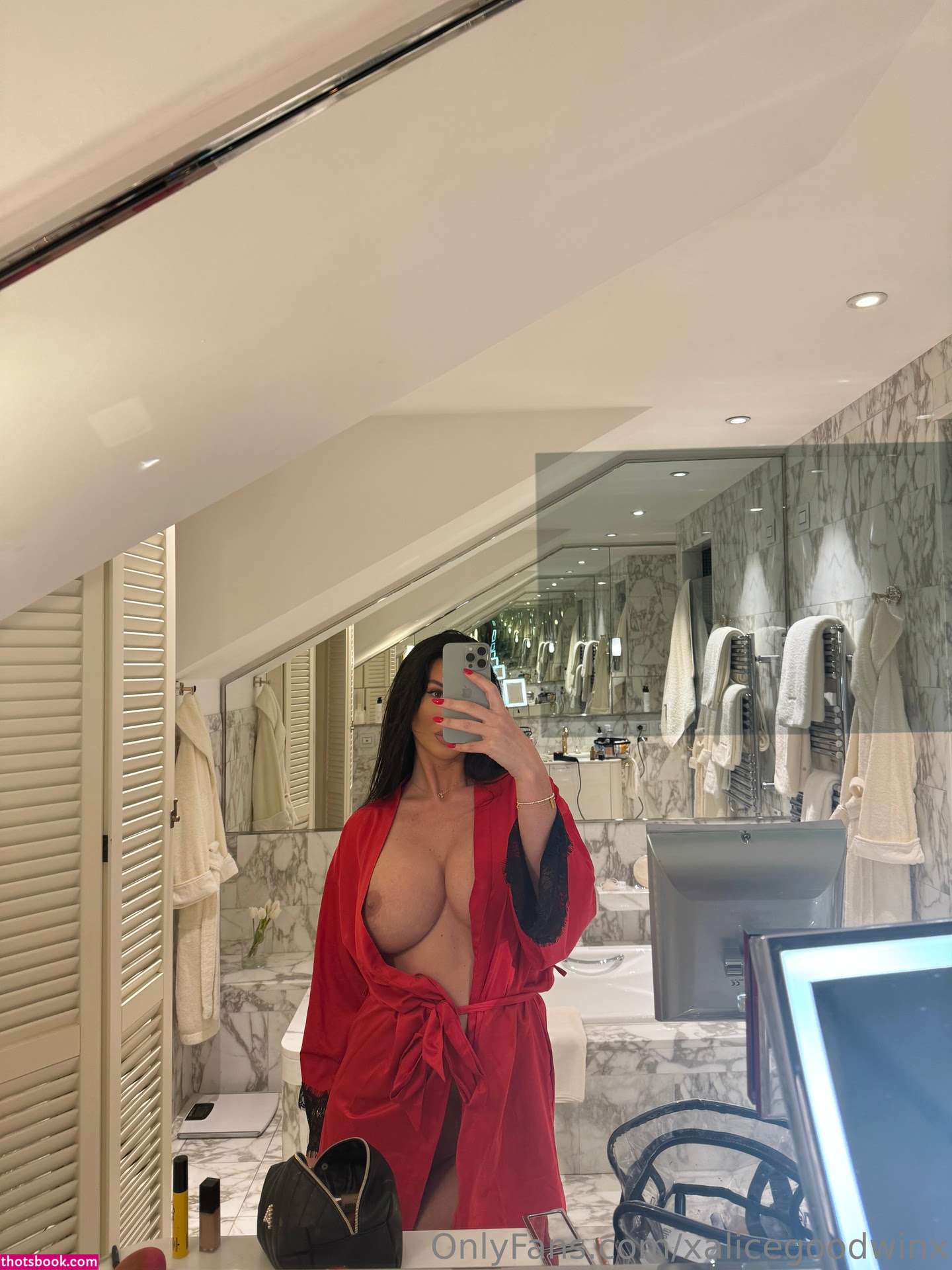 Alice Goodwin Photo #423