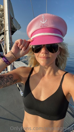 Alyssa Green Photo #213