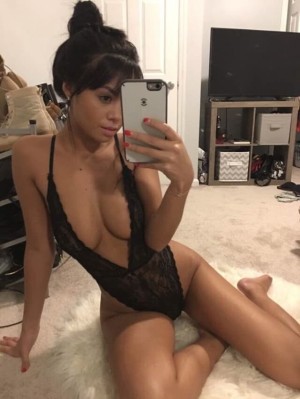 Desiree Schlotz Photo #29