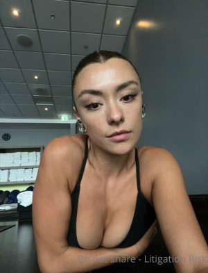 Yana Demeester Photo #56