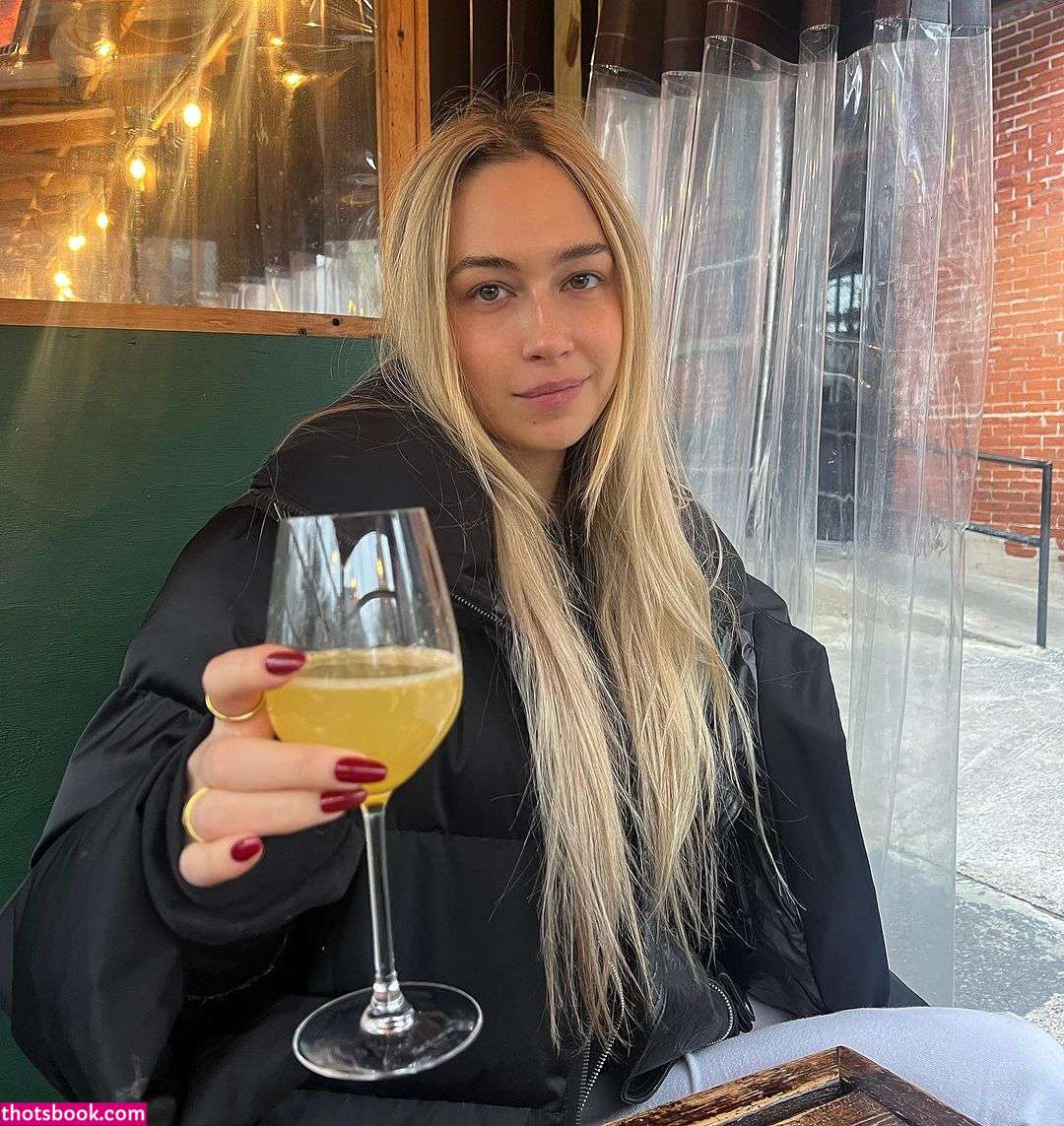 Elsie Hewitt Photo #86