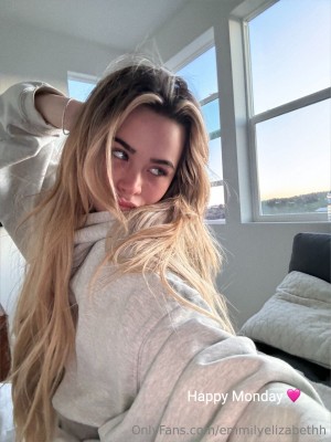 Emily Elizabeth Photo #195