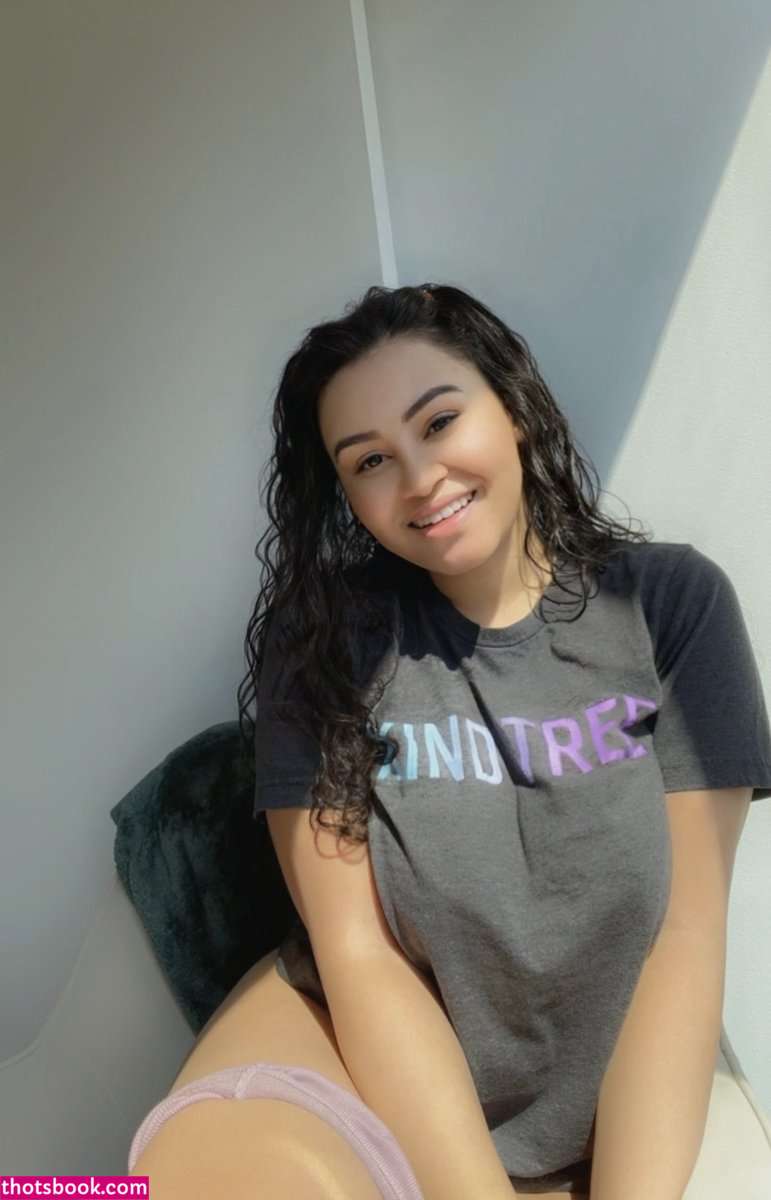 Pandora Nyxie Photo #6