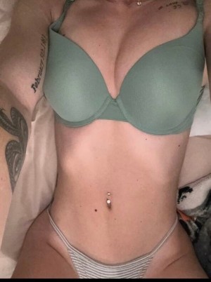 Islawhitlock Photo #6