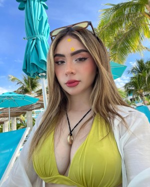 Karen Torres Photo #18