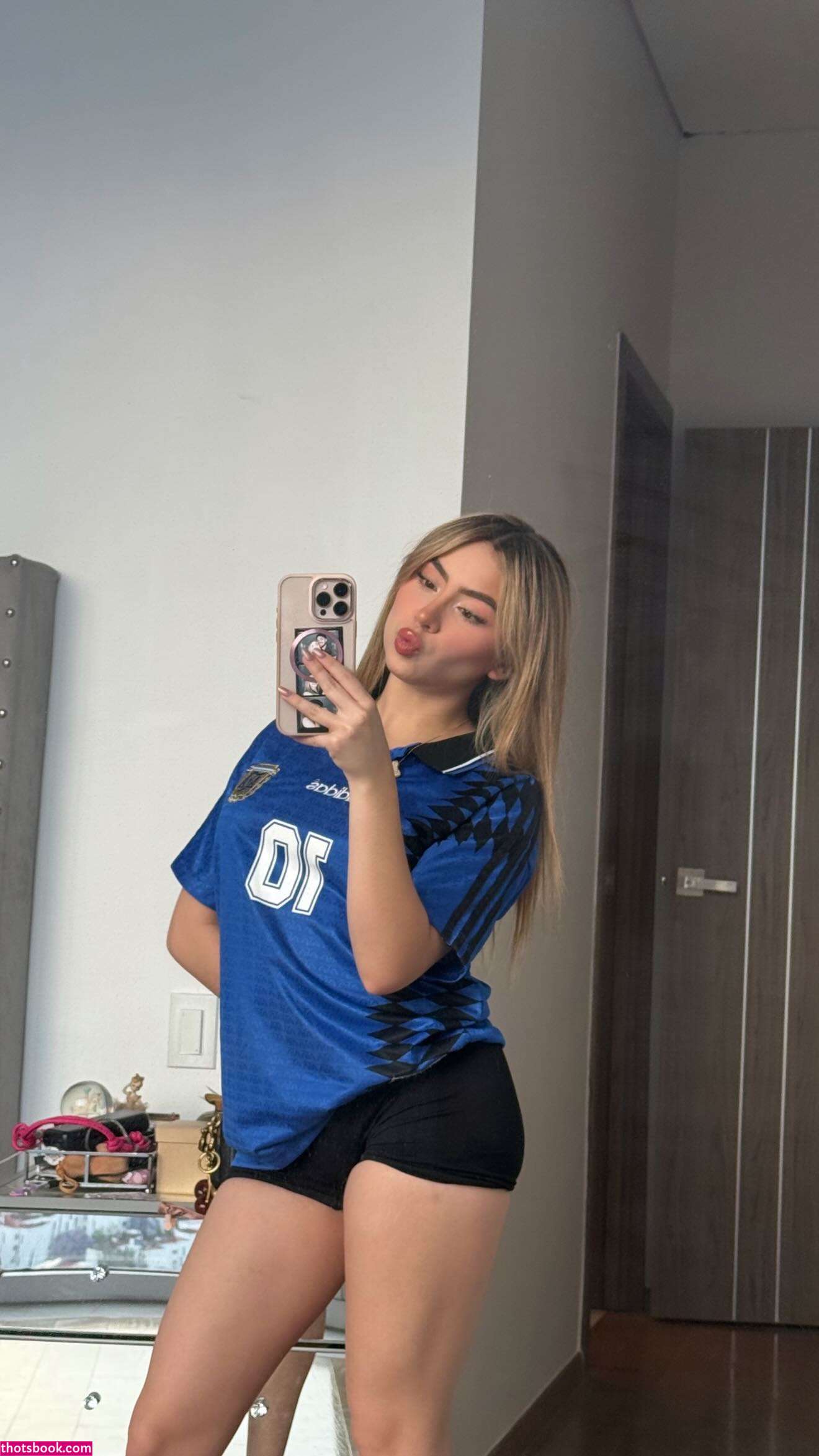 Karen Torres Photo #22