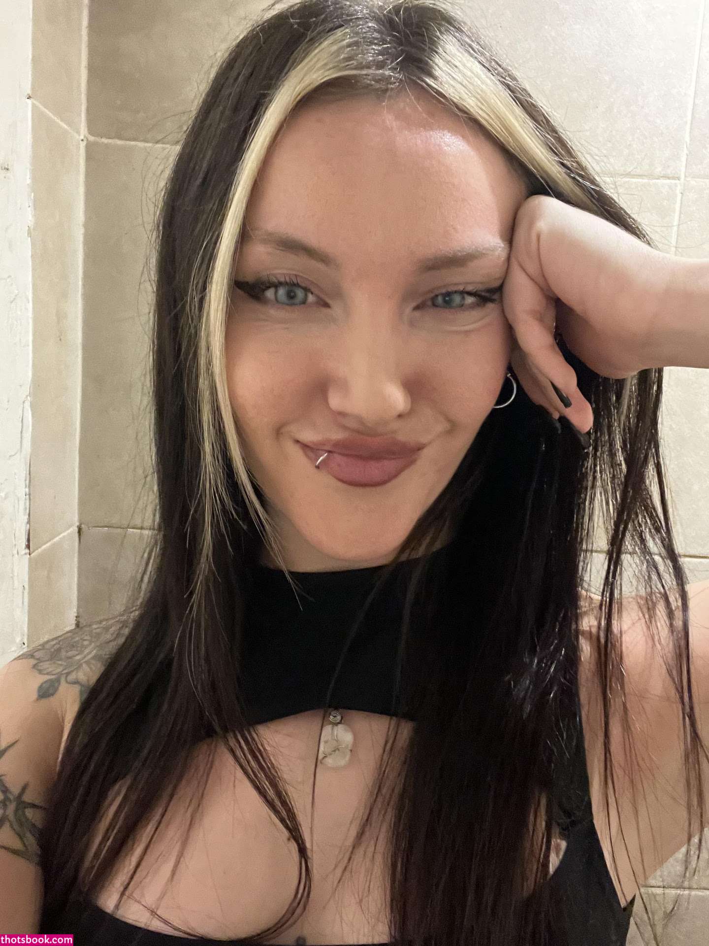 Sharonfox03 Photo #4