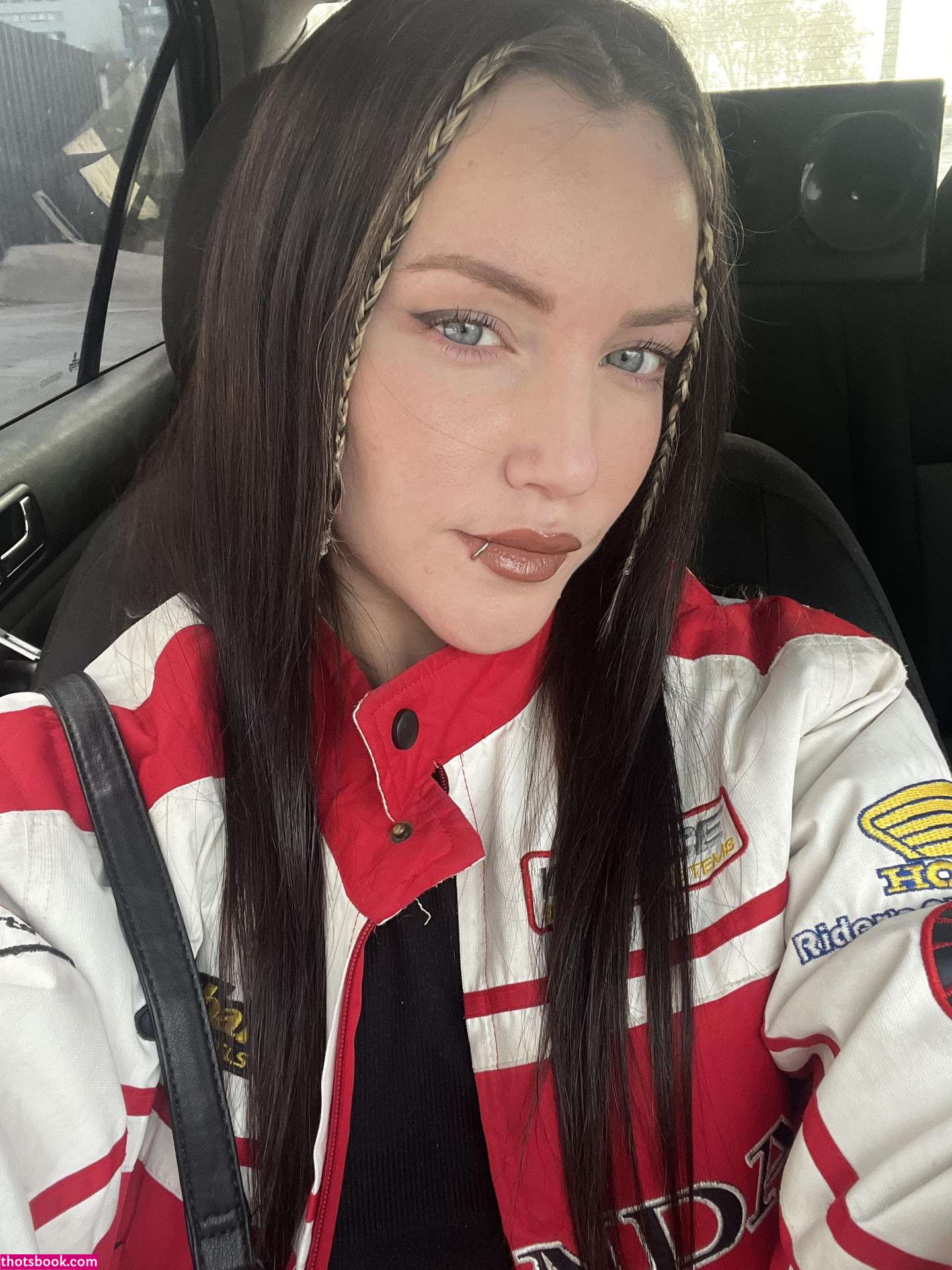 Sharonfox03 Photo #6