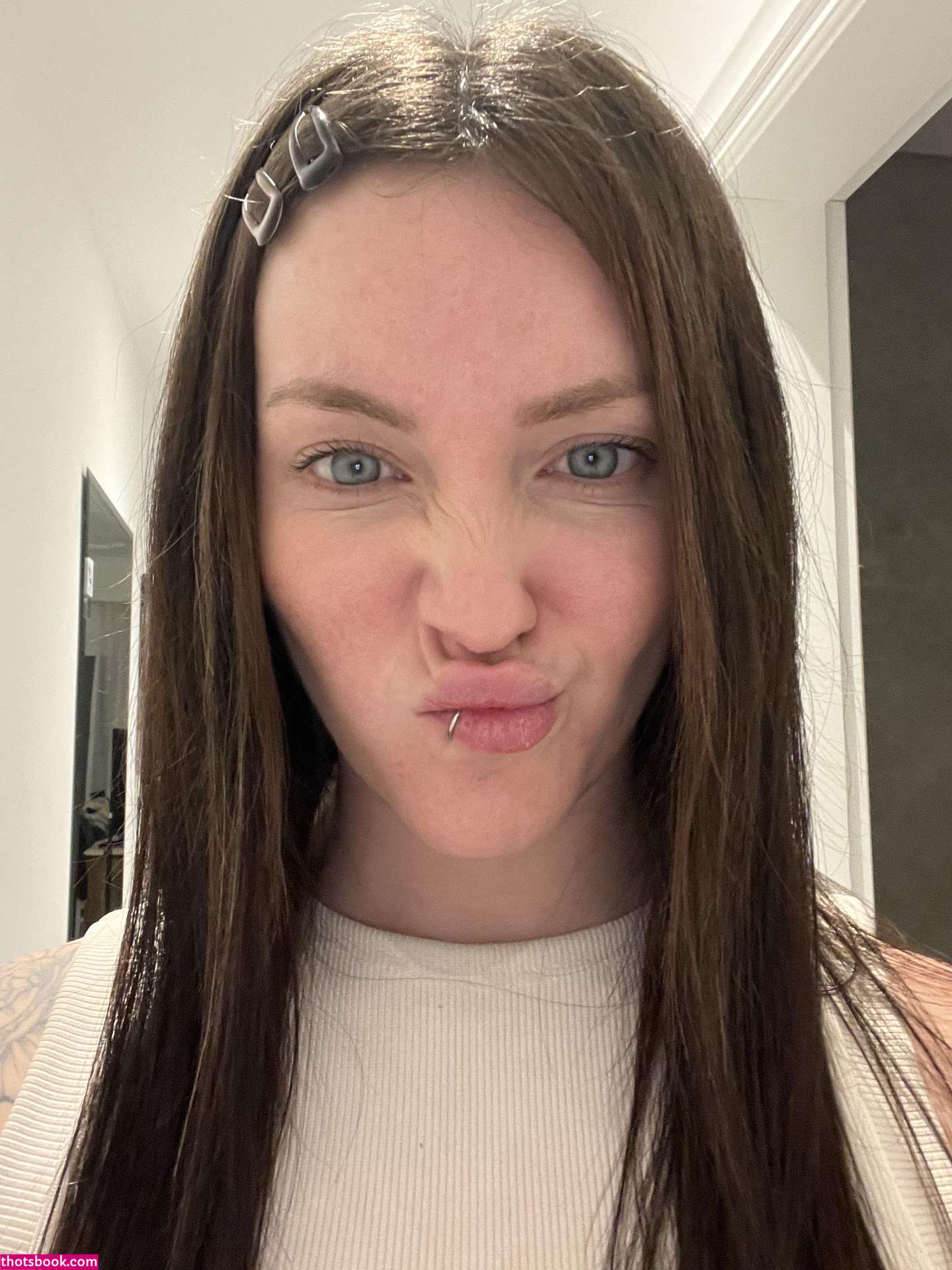 Sharonfox03 Photo #13