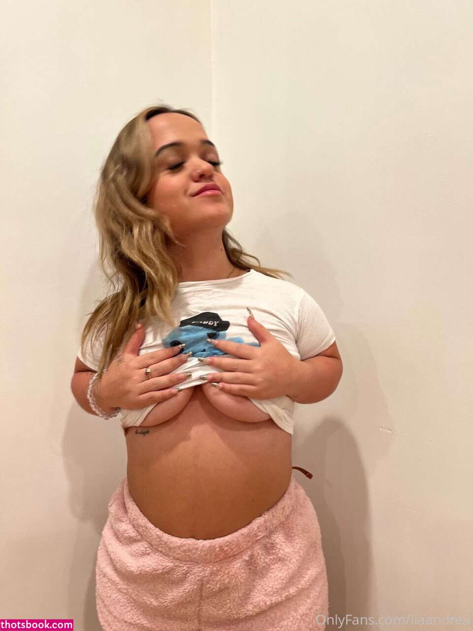 Lia Andrea Photo #22