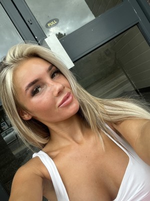 louisemarshallx Photo #3