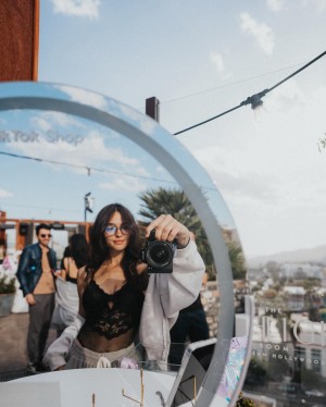 Court Ferris Photo #17