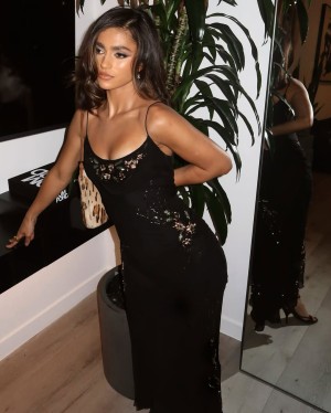 Rayna Vallandingham Photo #7