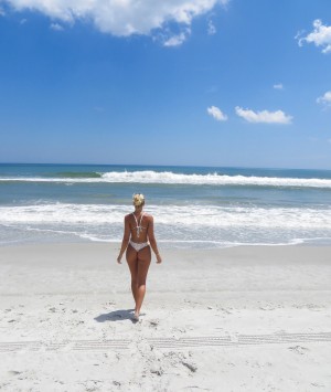 Sarah Abbott Photo #1