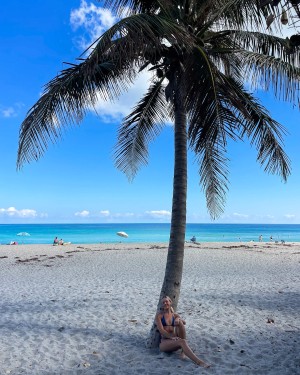 Sarah Abbott Photo #12