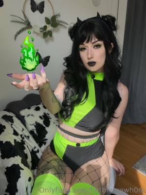 Herbivorewh0re Photo #15